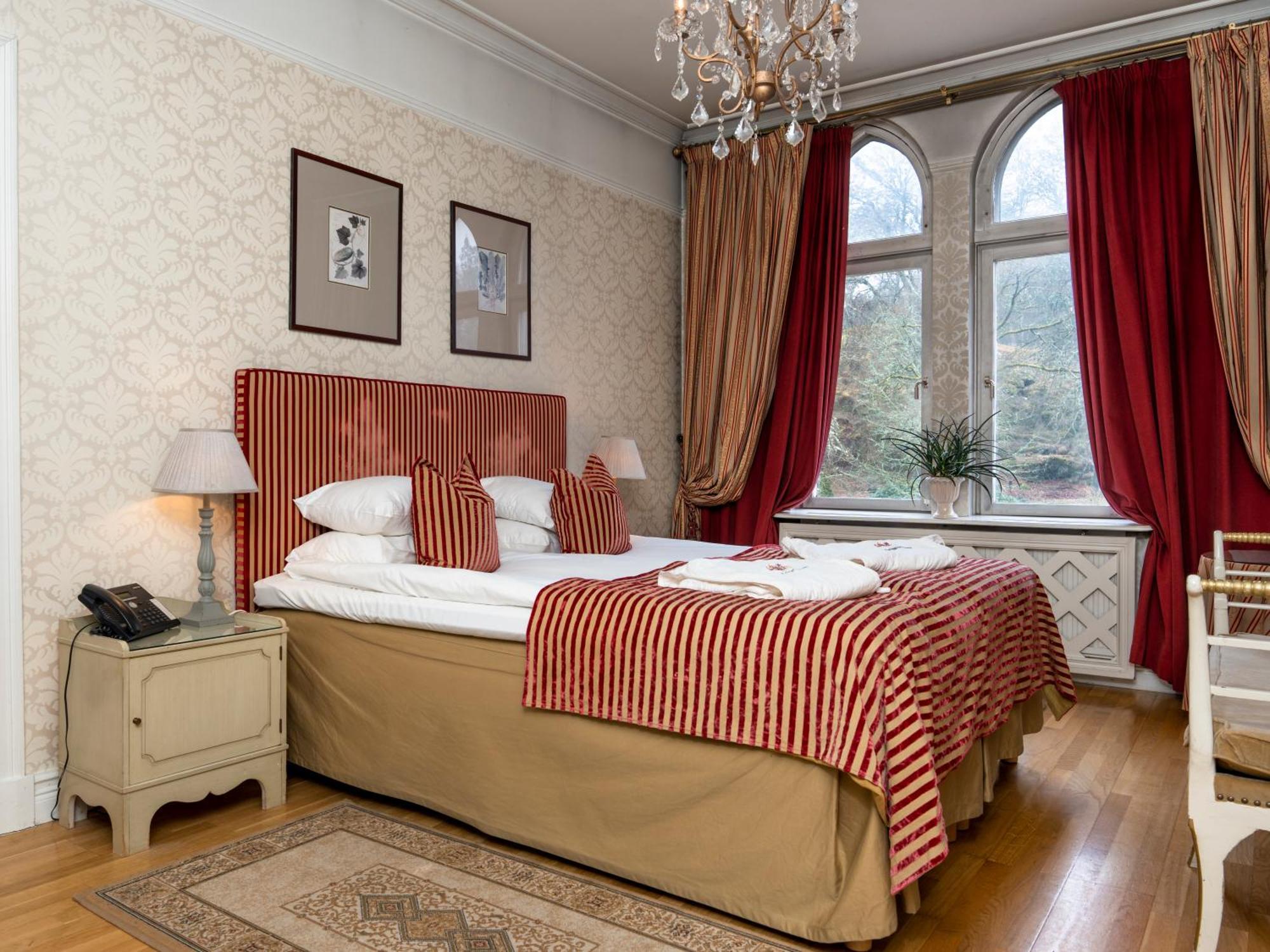 Готель Thorskogs Slott Lodose Екстер'єр фото