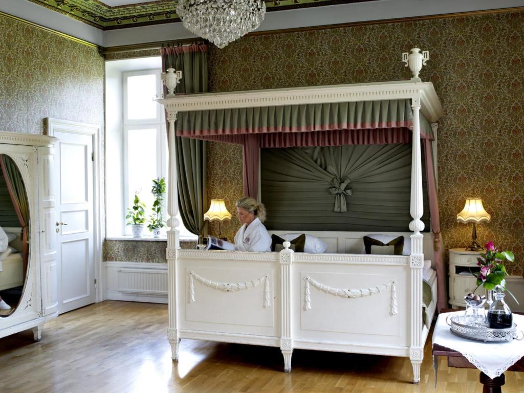 Готель Thorskogs Slott Lodose Екстер'єр фото