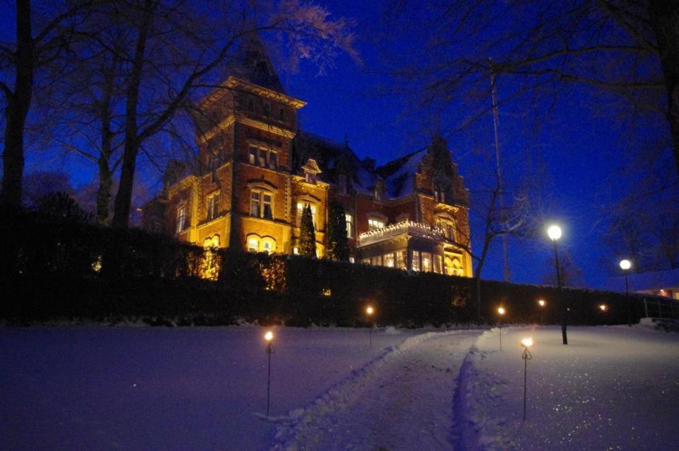 Готель Thorskogs Slott Lodose Екстер'єр фото